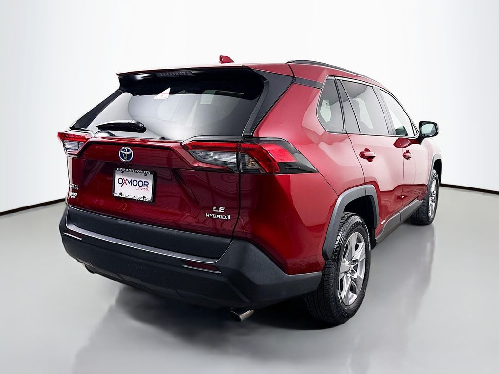 2024 Toyota RAV4 Hybrid LE photo 4