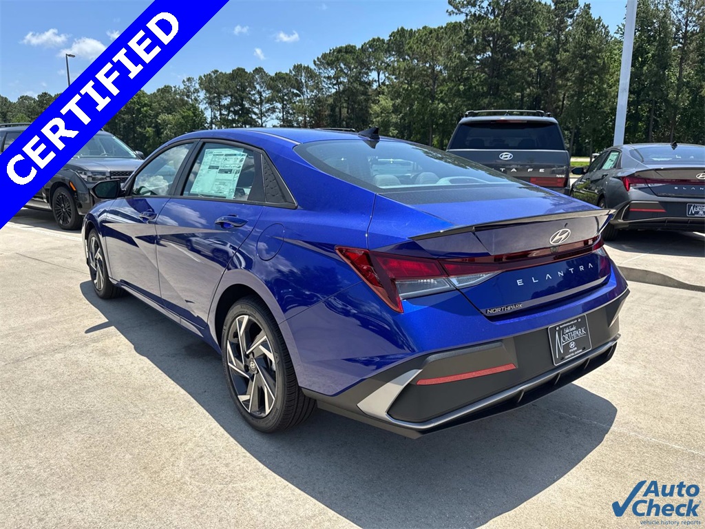 2025 Hyundai Elantra SEL Sport photo 3
