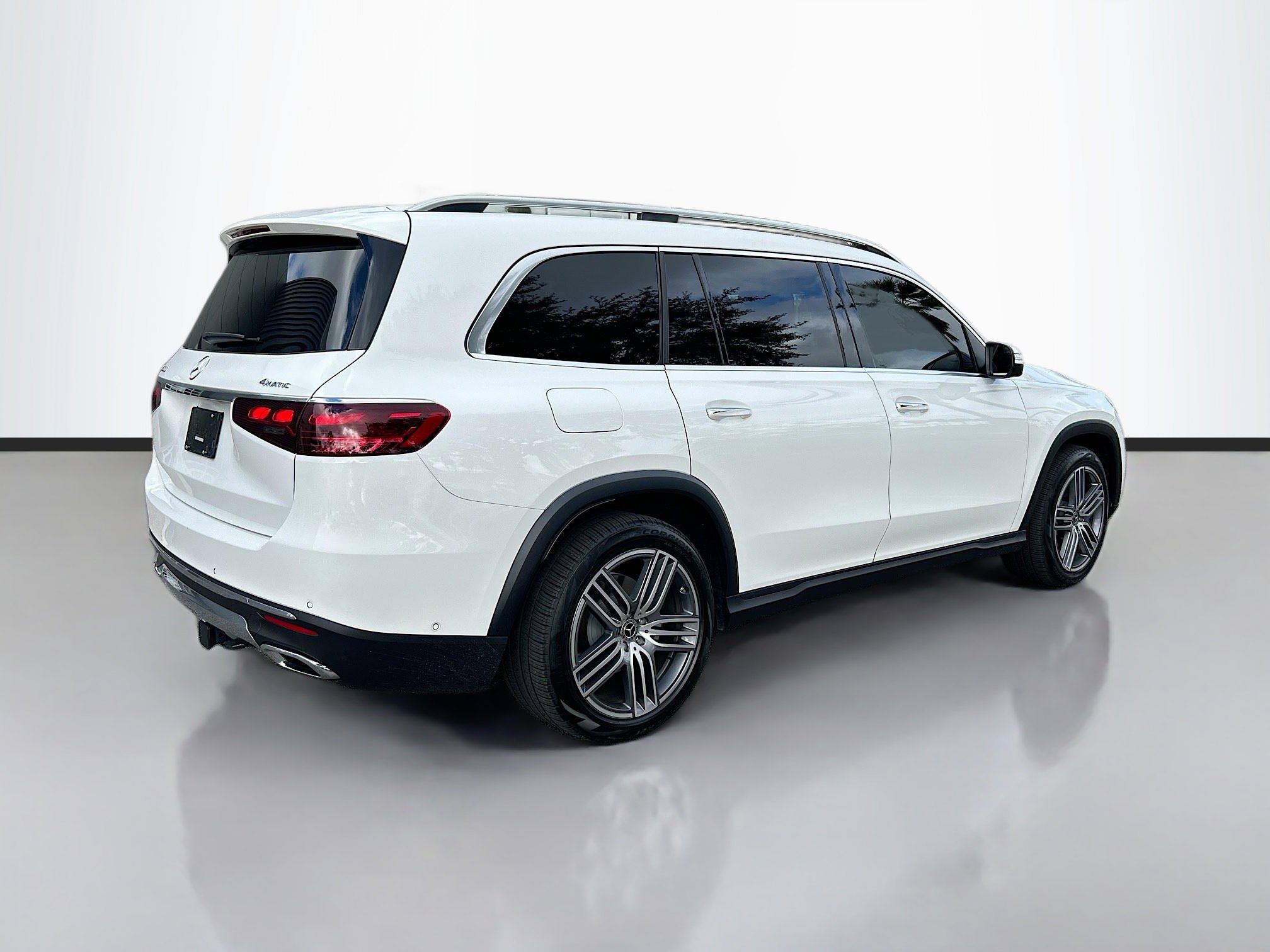 2024 Mercedes Benz GLS 450 4MATIC photo 4