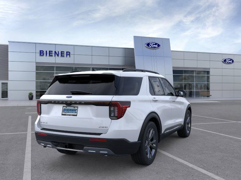 2025 Ford Explorer photo 8