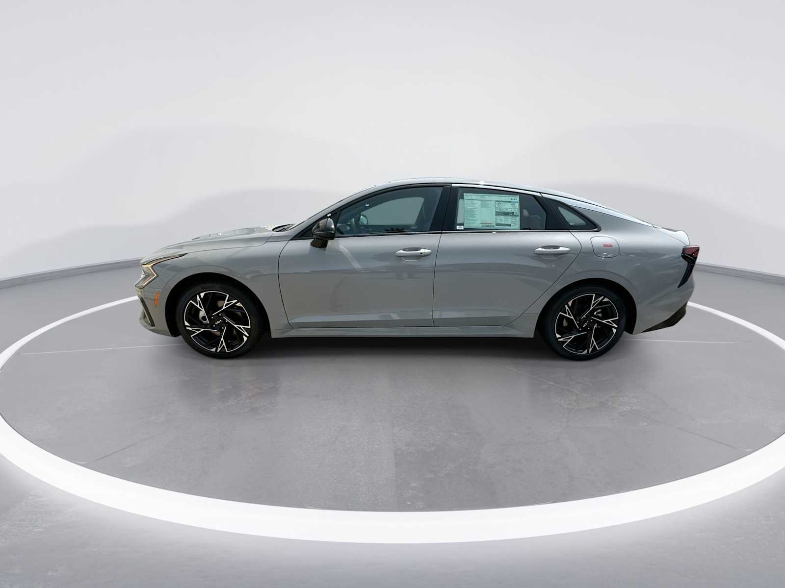 2025 Kia K5 GT-Line photo 5