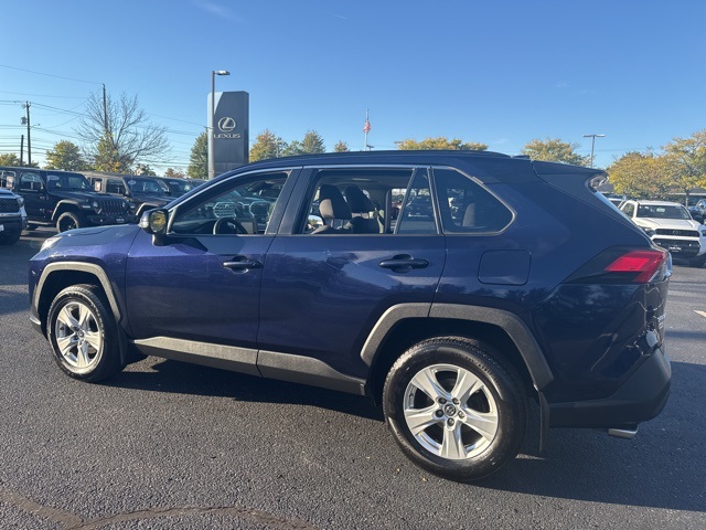 2019 Toyota RAV4 XLE photo 5