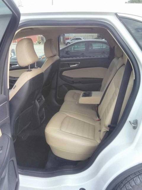2022 Ford Edge SEL photo 6