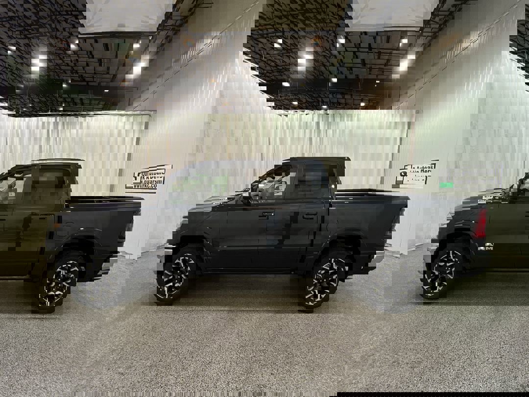 2026 Ram 1500 Laramie photo 4