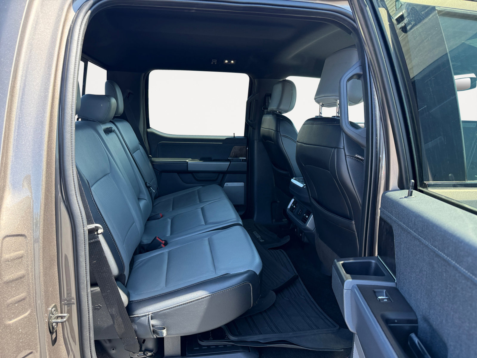 2022 Ford F-150 Lightning photo 17