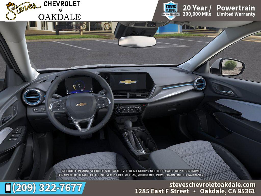 2025 Chevrolet Trax LT photo 14