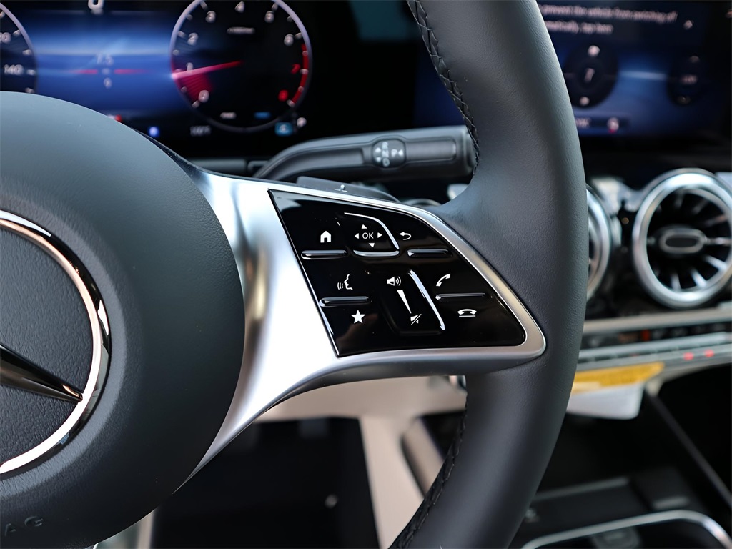 2026 Mercedes Benz GLA 250 4MATIC photo 32