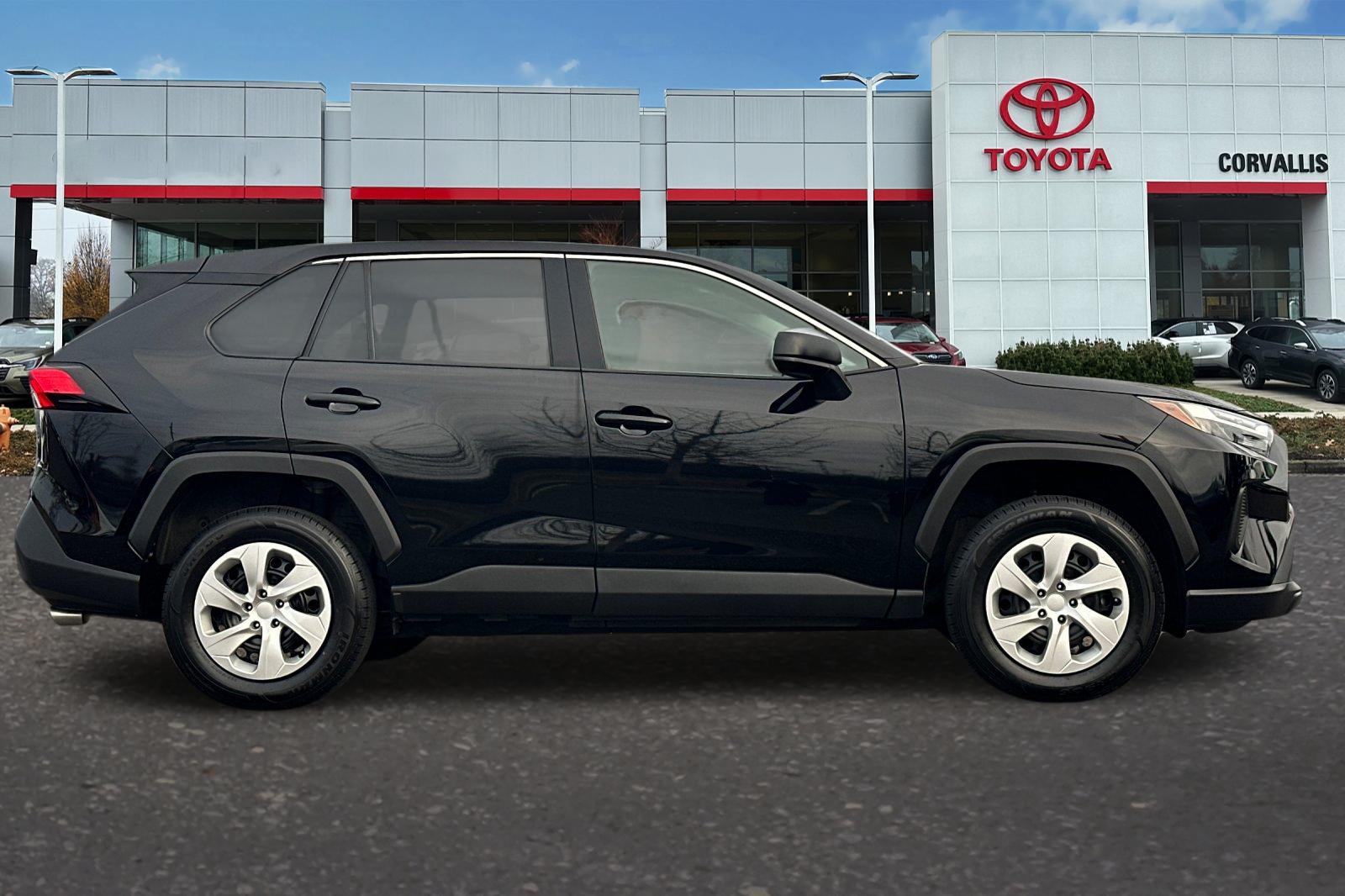 2024 Toyota RAV4 LE photo 2