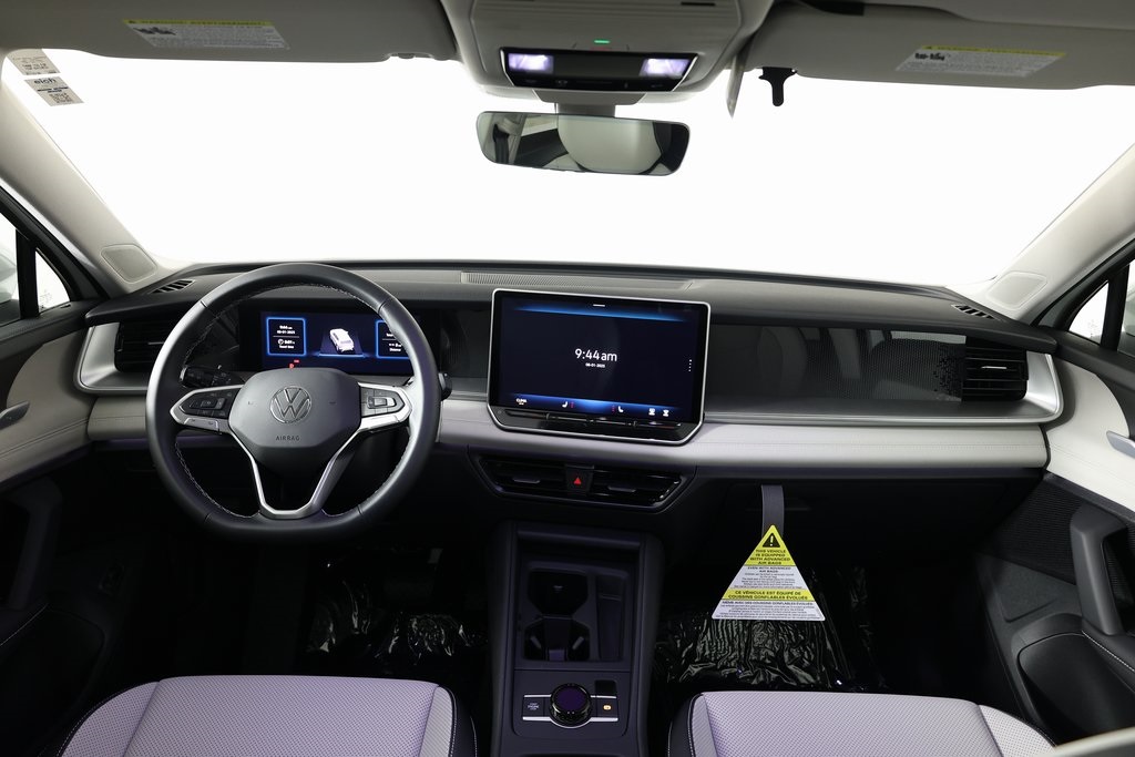 2025 Volkswagen Tiguan SE photo 3