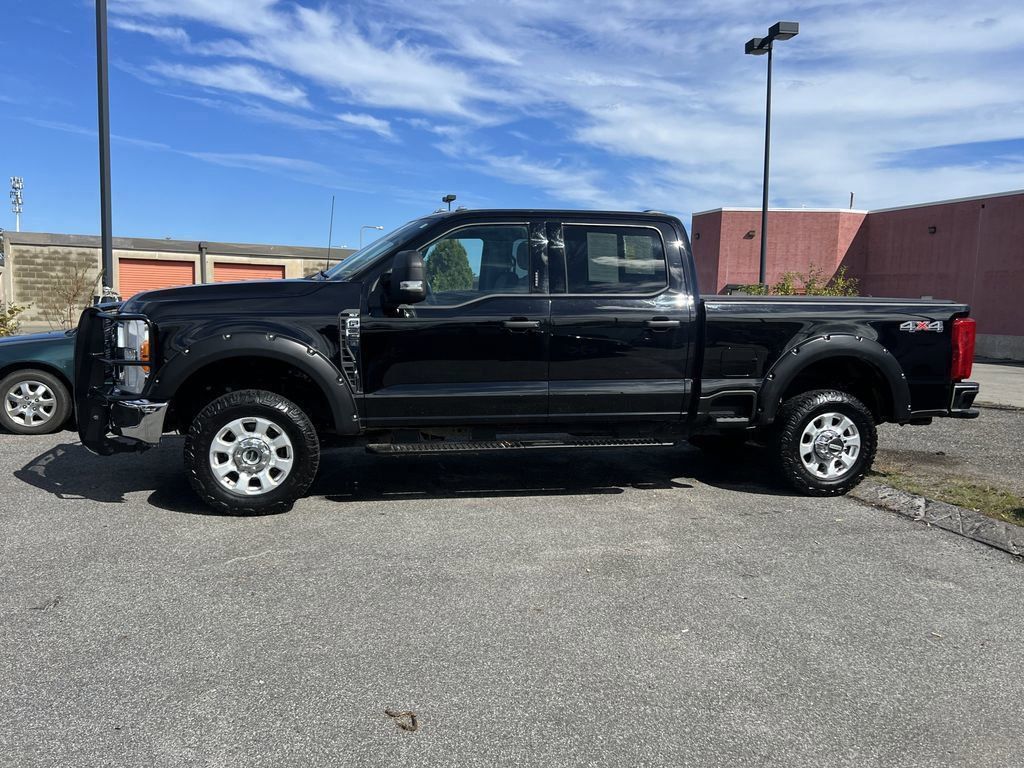 2023 Ford F-250 photo 3