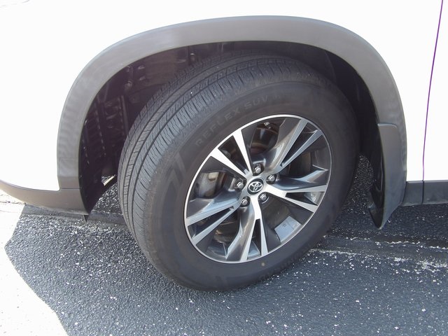 2019 Toyota Highlander LE photo 40