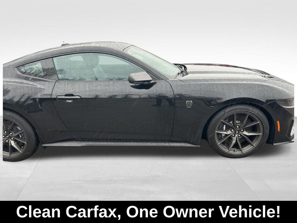 2025 Ford Mustang Dark Horse Deluxe photo 2