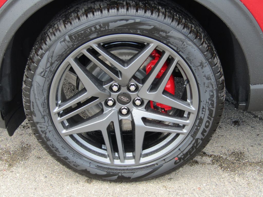 2025 Ford Explorer ST-Line photo 4