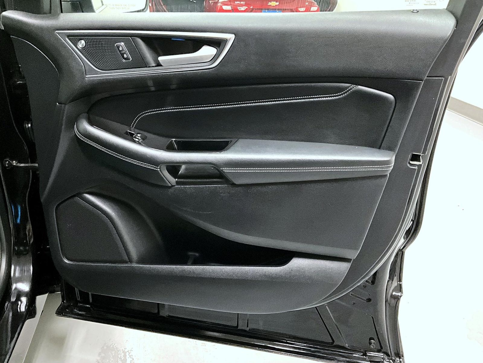2019 Ford Edge Titanium photo 16
