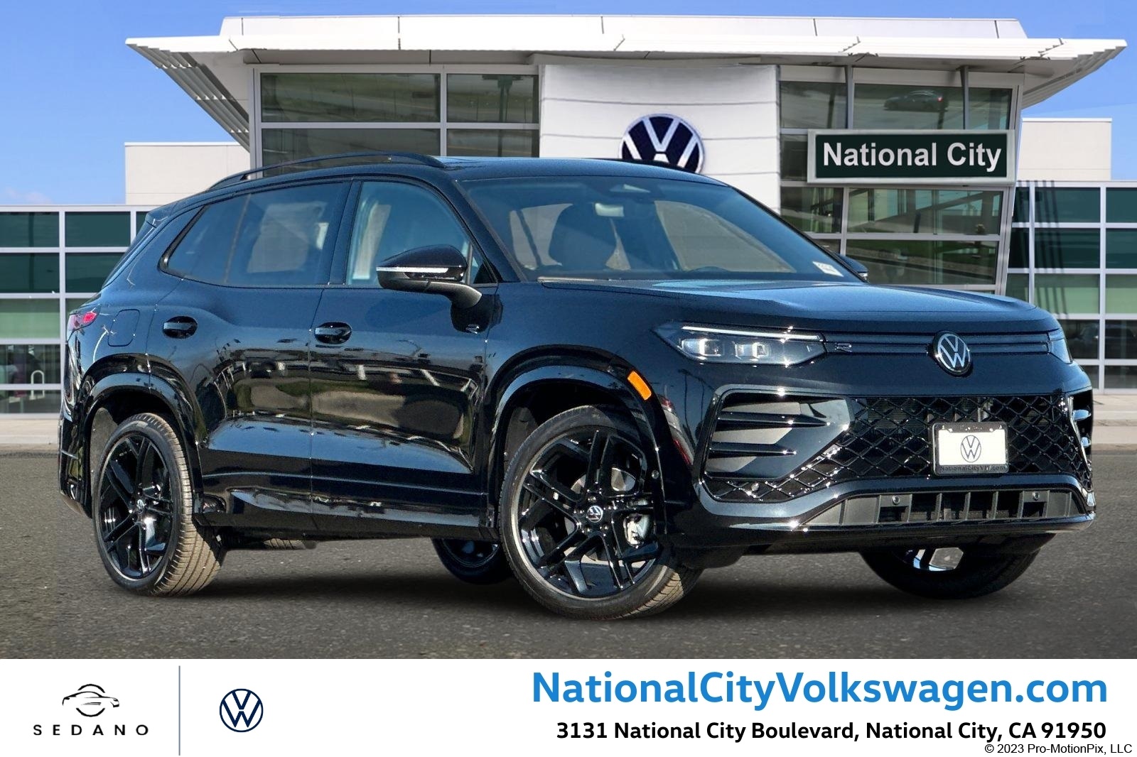 2026 Volkswagen Tiguan SE R-LINE BLACK's photo