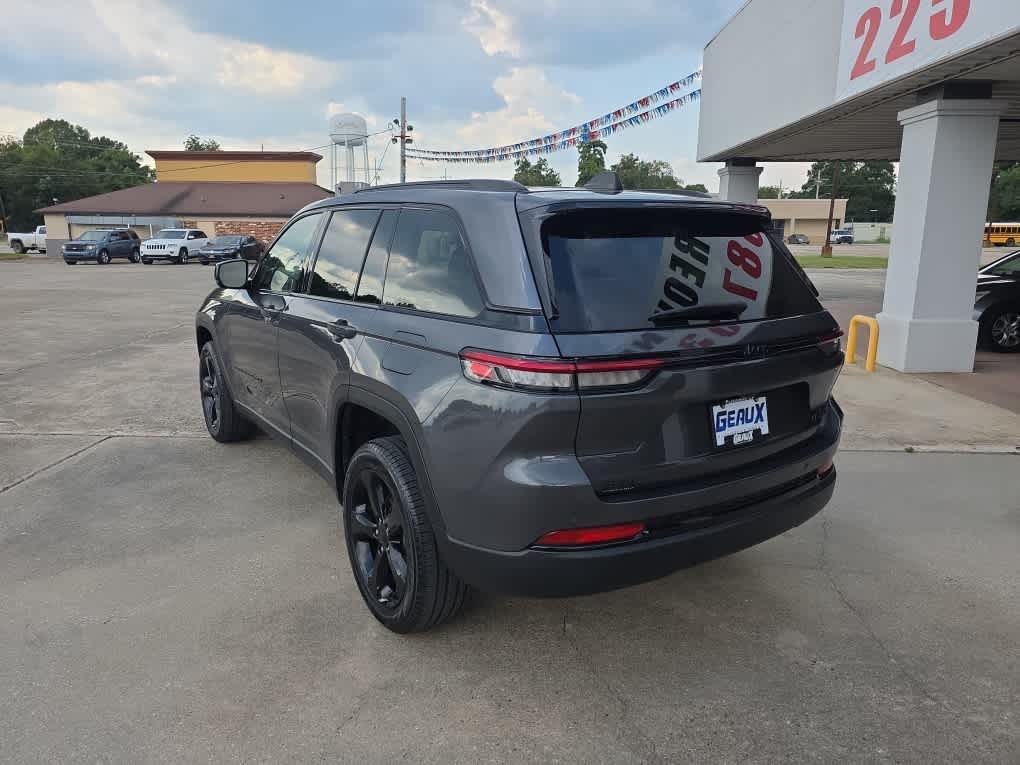 2023 Jeep Grand Cherokee Limited photo 3