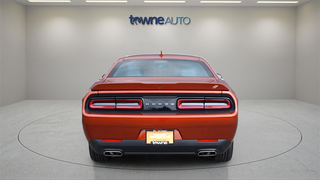 2022 Dodge Challenger GT photo 3