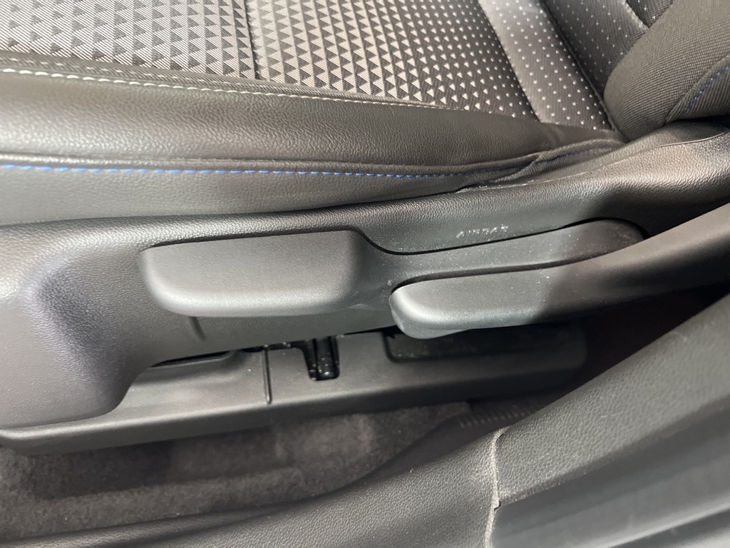 2025 Chevrolet Trax LT photo 4