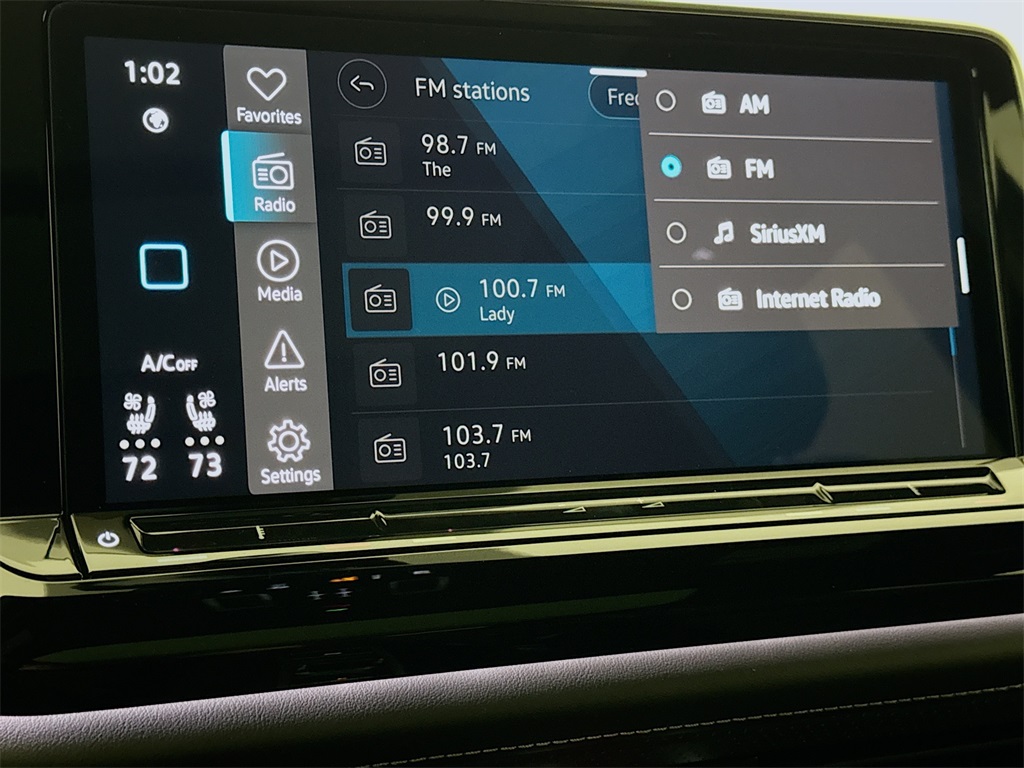 2025 Volkswagen Atlas Cross Sport SEL R-Line photo 24