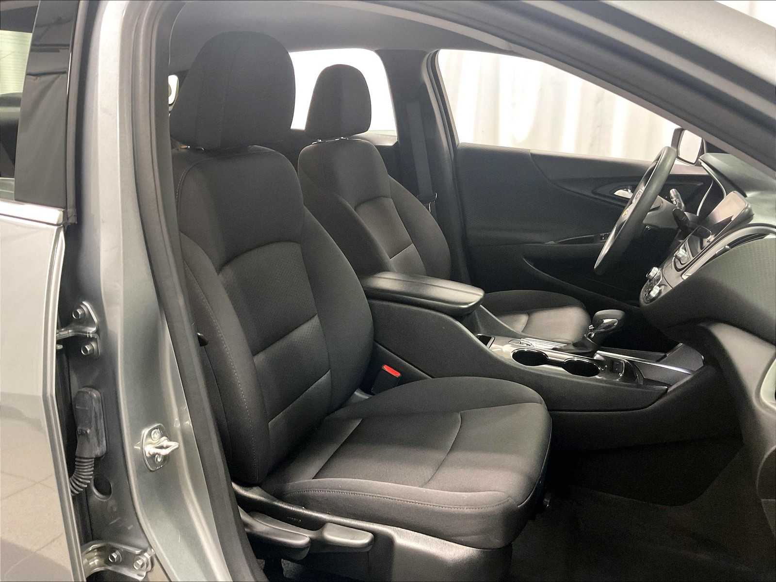 2024 Chevrolet Malibu 1LT photo 10