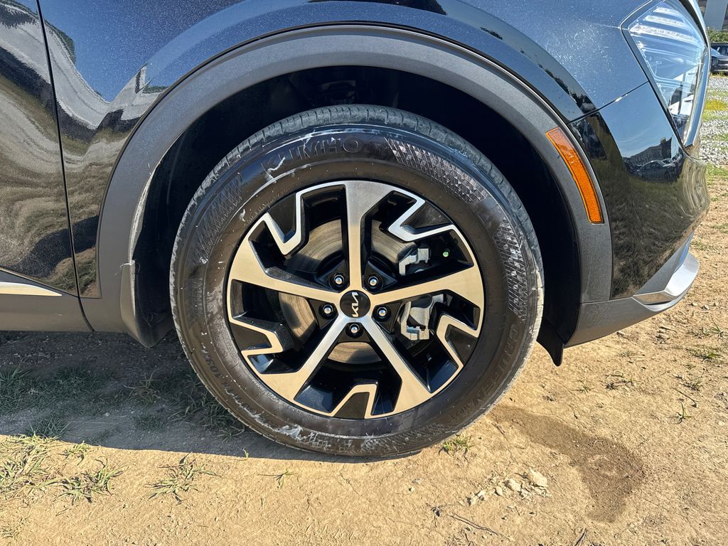 2024 Kia Sportage EX photo 12