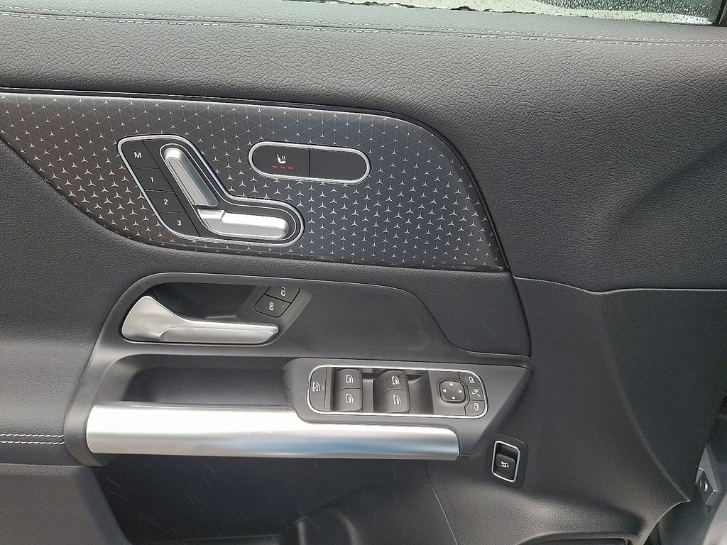 2026 Mercedes Benz GLA 250 4MATIC photo 8