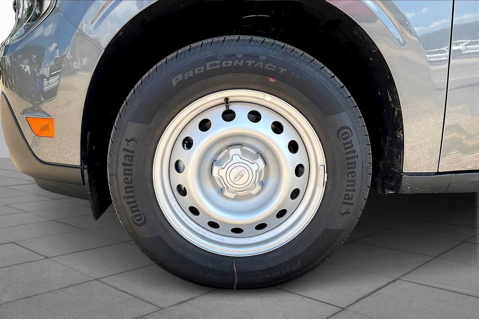 2025 Ford Maverick XL photo 11