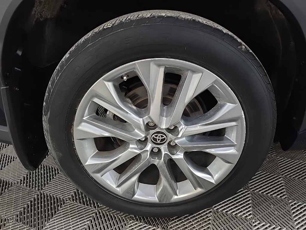 2022 Toyota Highlander Limited photo 13
