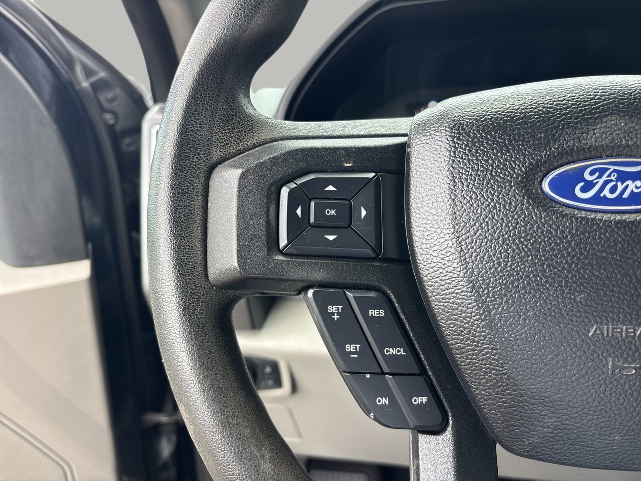 2017 Ford F-150 XLT photo 22