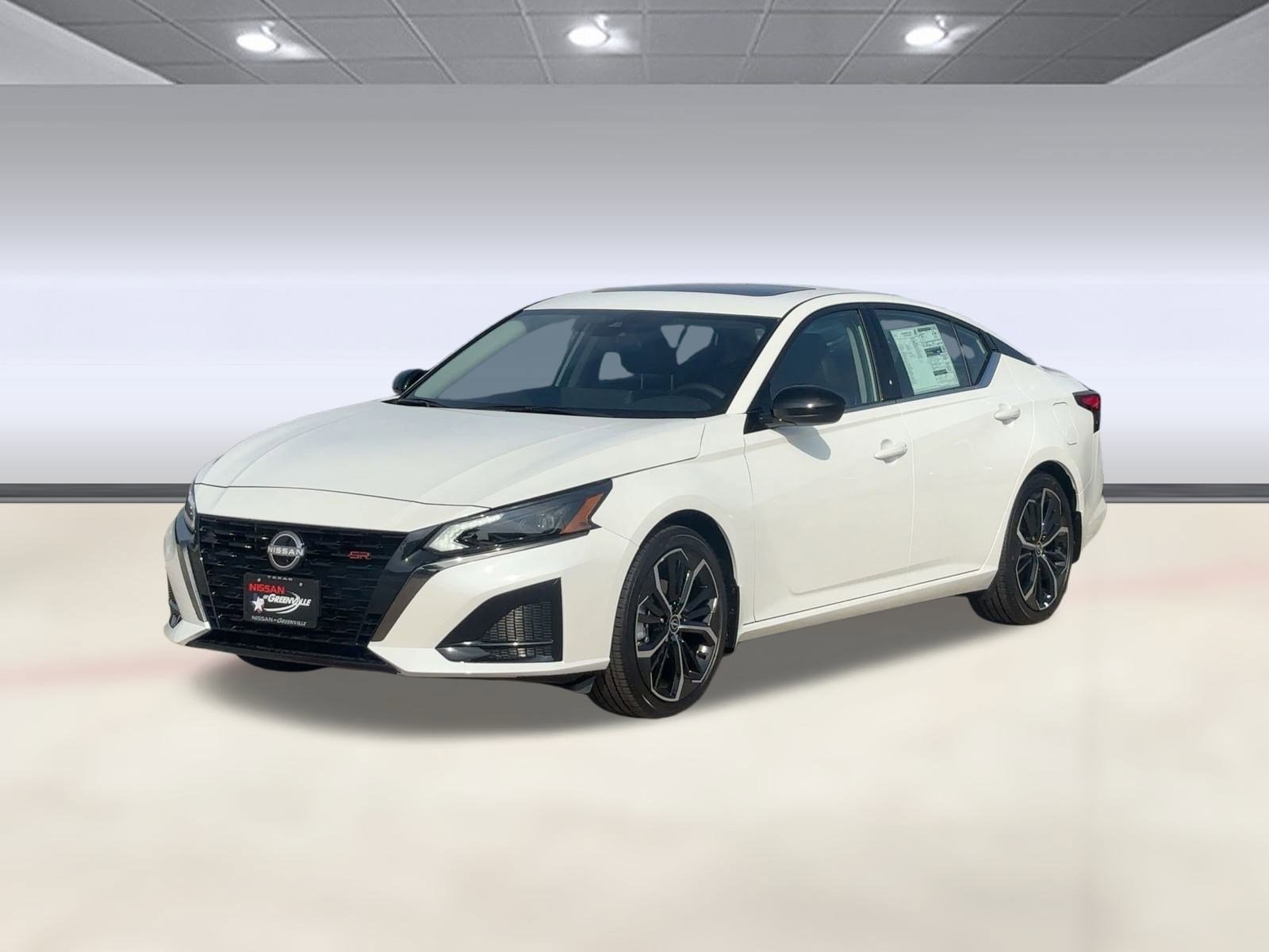 2025 Nissan Altima SR's photo