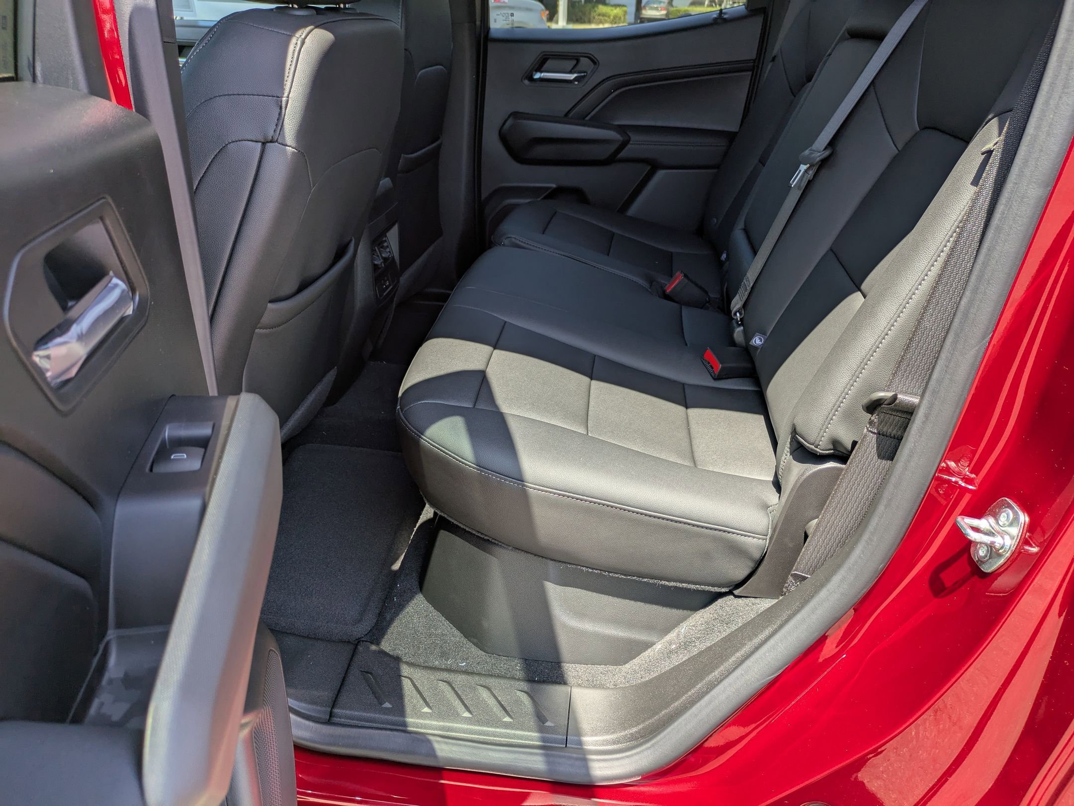 2025 Chevrolet Colorado Work Truck LT photo 13
