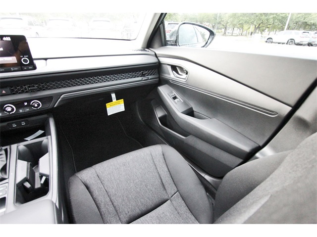 2025 Honda Accord LX photo 7
