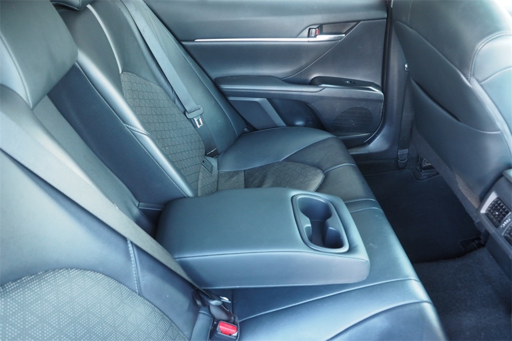 2019 Toyota Camry XSE photo 24