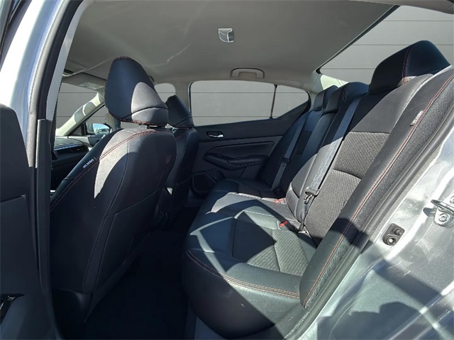 2023 Nissan Altima 2.5 SR photo 19