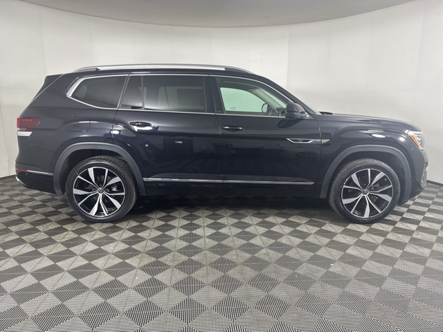 2024 Volkswagen Atlas SEL Premium R-Line photo 2
