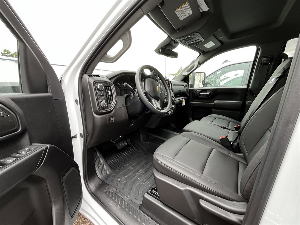 2025 Chevrolet Silverado 2500HD photo 9