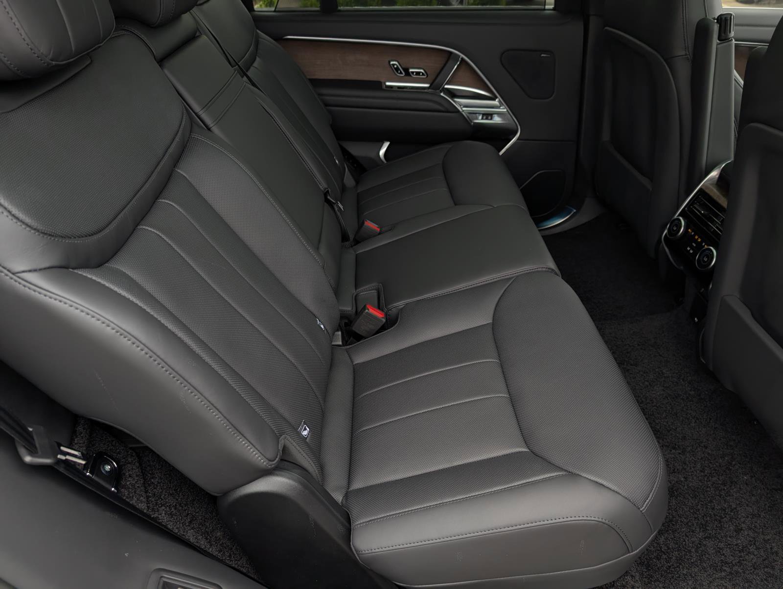 2025 Land Rover Range Rover SE photo 26