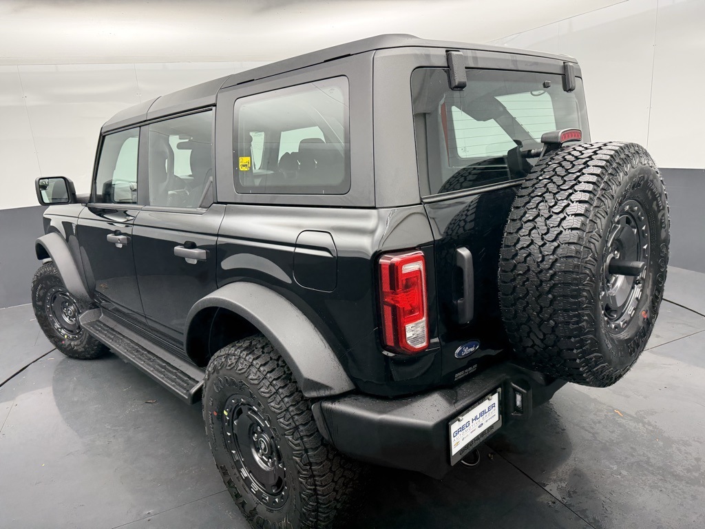 2025 Ford Bronco Base photo 2