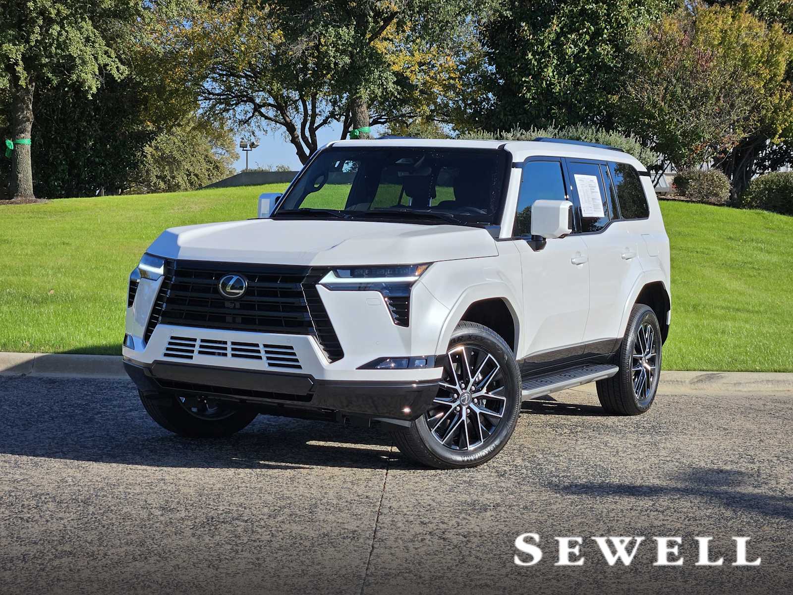 2025 Lexus GX Premium's photo