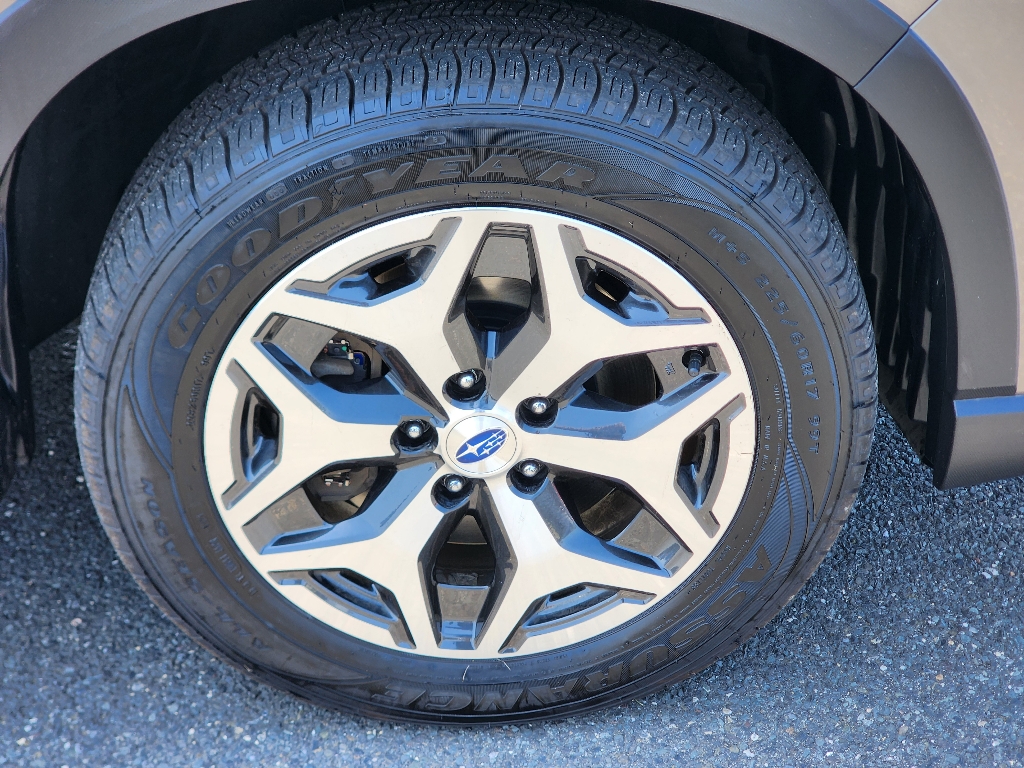 2020 Subaru Forester Premium photo 4