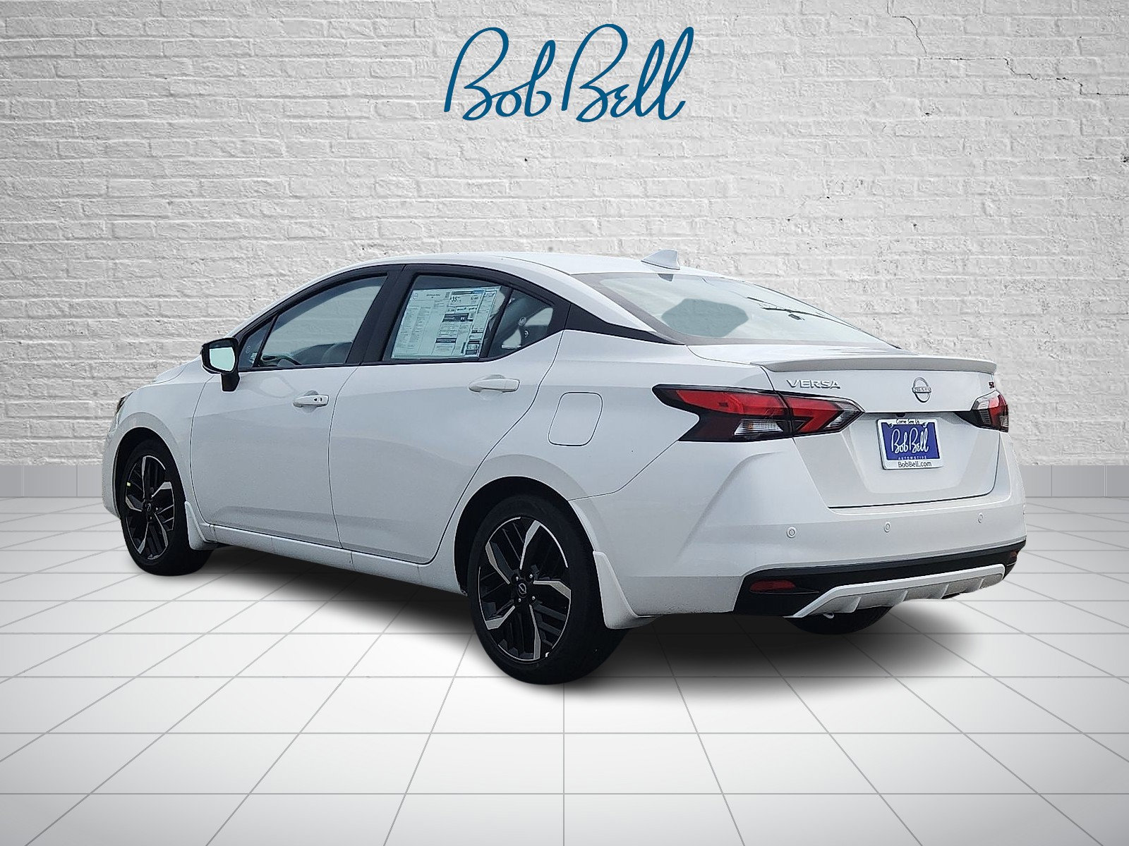 2025 Nissan Versa 1.6 SR photo 2