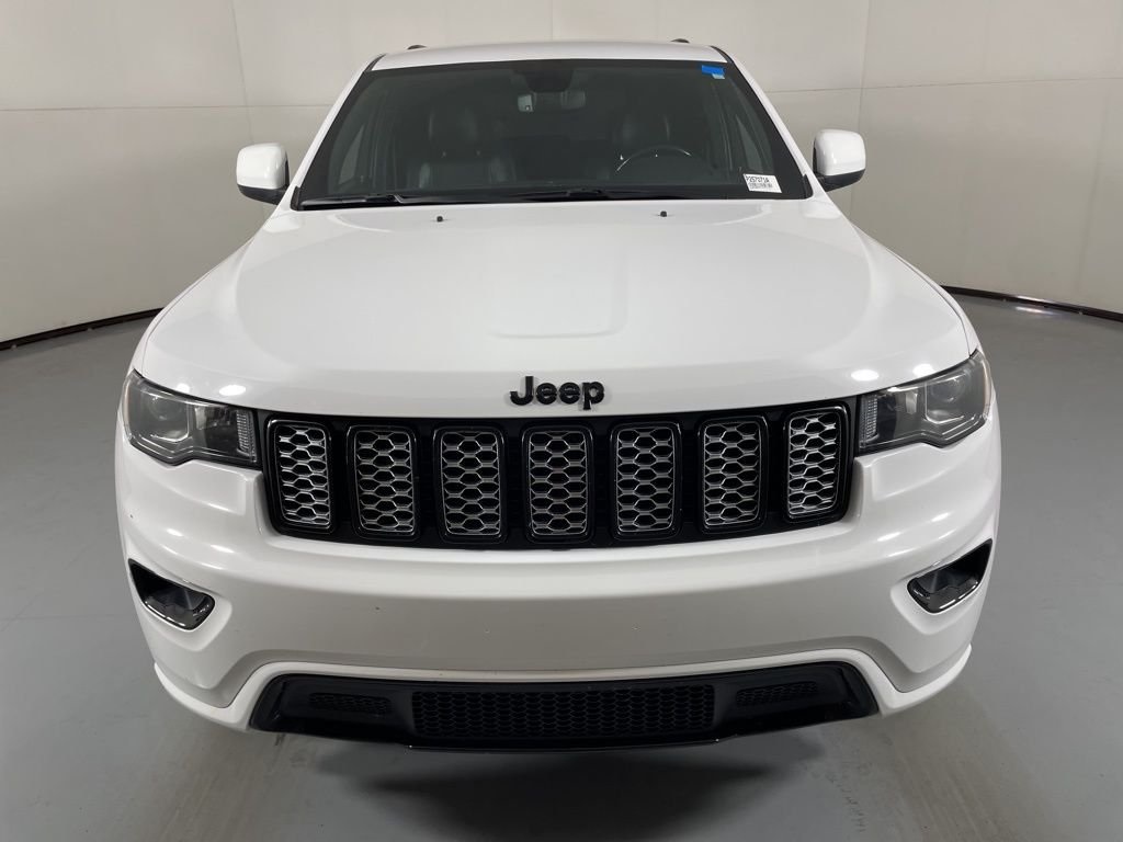 2020 Jeep Grand Cherokee Altitude photo 2