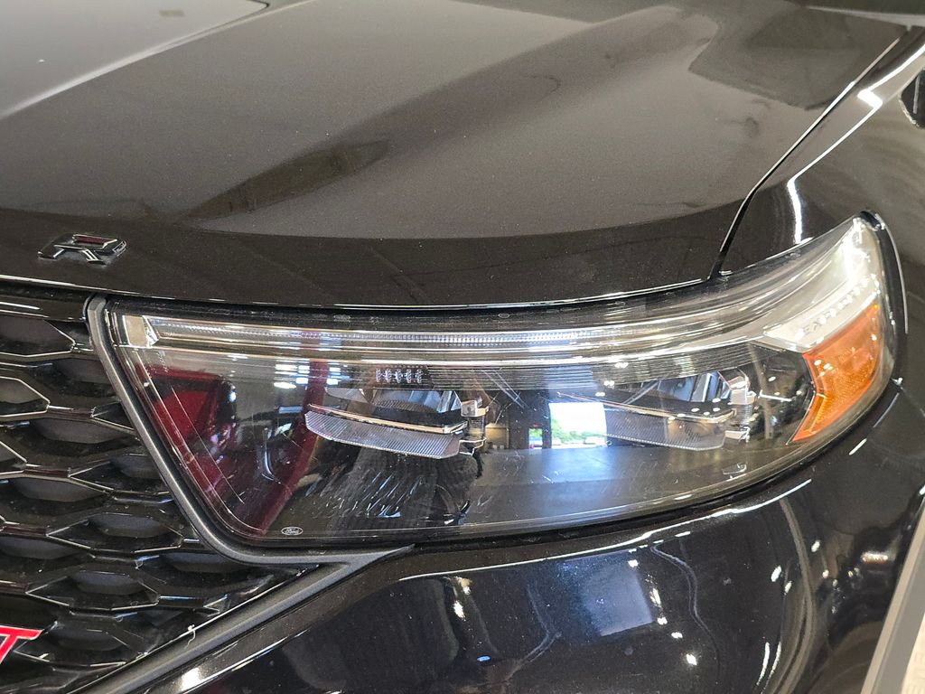 2023 Ford Explorer ST photo 11