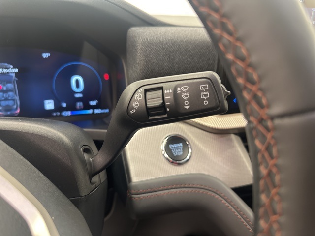 2025 Ford Explorer photo 14