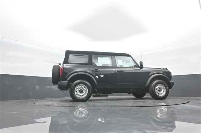2025 Ford Bronco Base photo 33