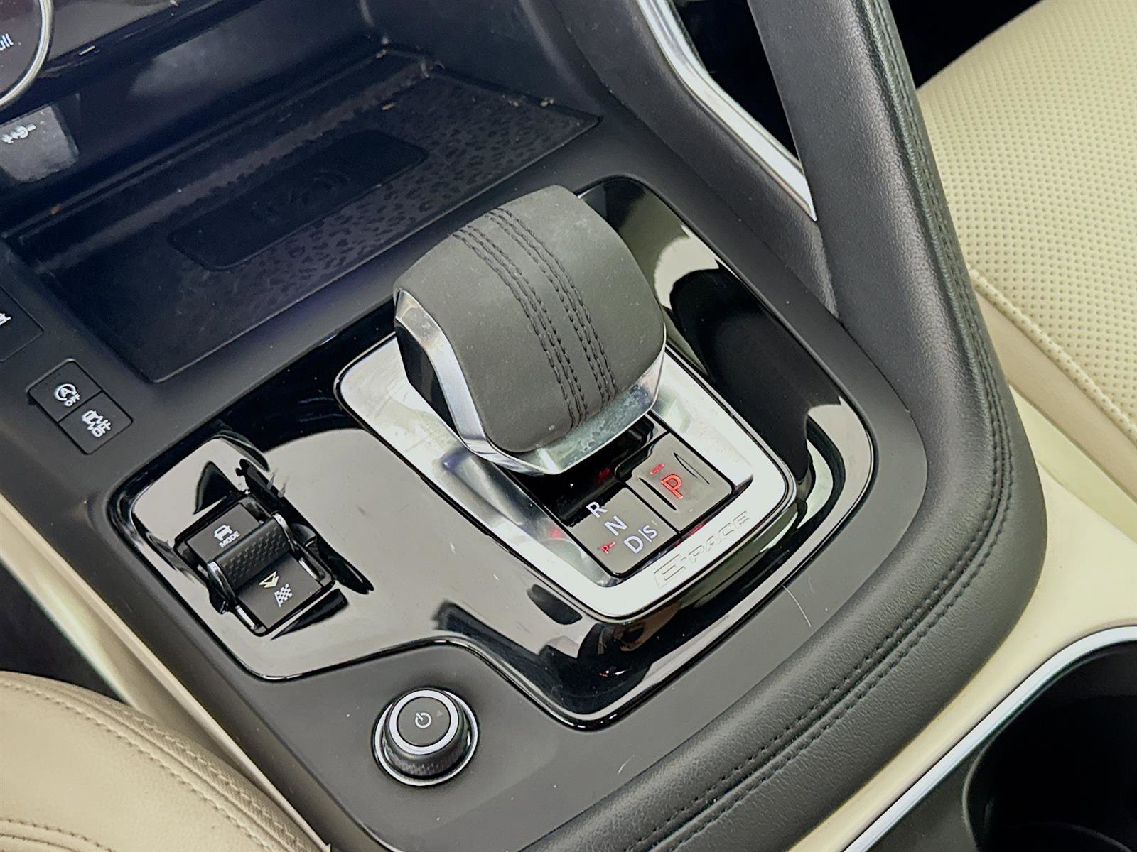 2021 Jaguar E-PACE P250 SE photo 19