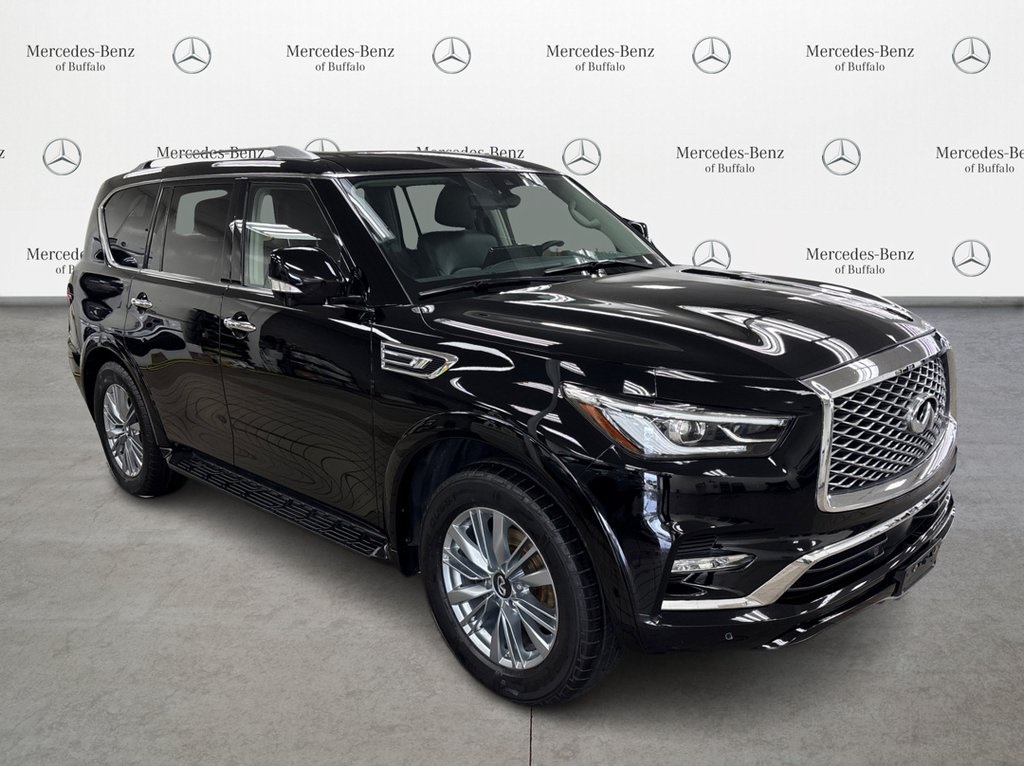 2022 Infiniti QX80 Luxe photo 3