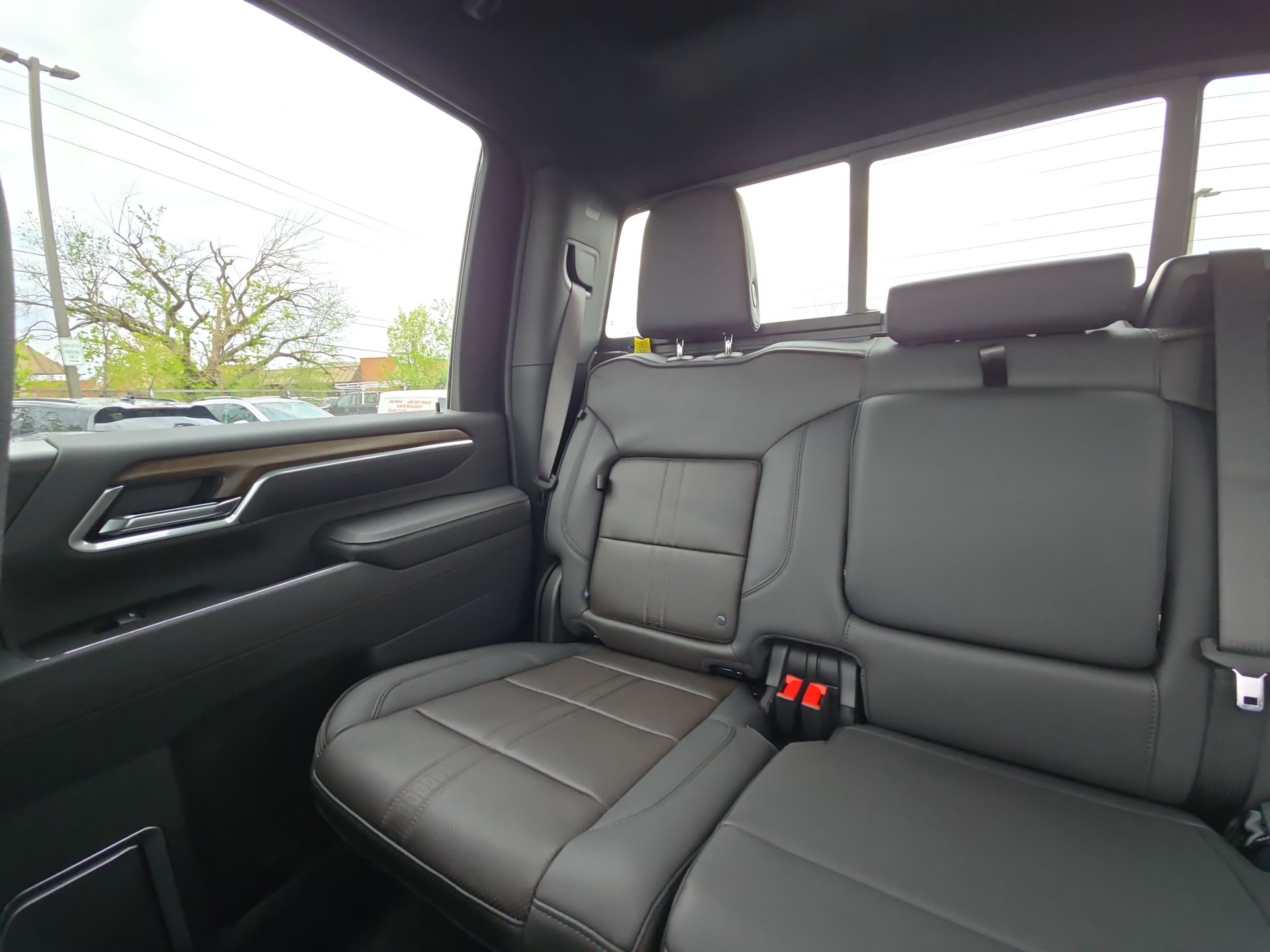 2025 Chevrolet Silverado 2500HD High Country photo 12
