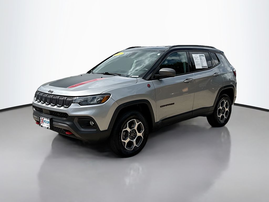 2022 Jeep Compass Trailhawk photo 2