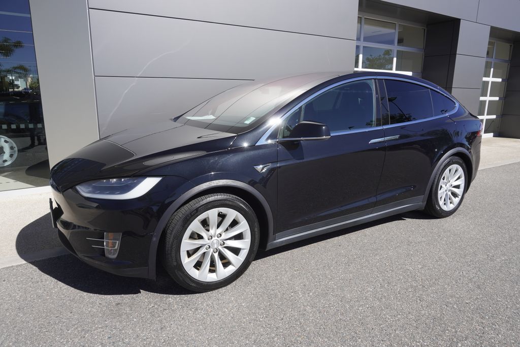 2017 Tesla Model X 75D photo 3